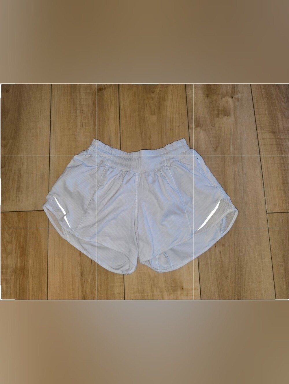 Lululemon Hotty Hot Shorts Sz 2 Tall - Bone Off White